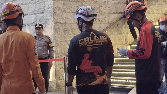 Korban saat ditemukan usai lompat dari lantai 20 hotel di Surabaya
