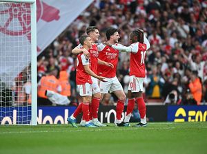 Fans Arsenal Full Senyum, Ini Efek Bahagia ke Kesehatan Tubuh