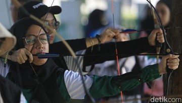 Melihat Keseruan Latihan Komunitas Panahan di Jakarta