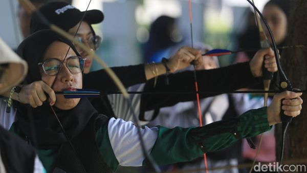 Melihat Keseruan Latihan Komunitas Panahan di Jakarta