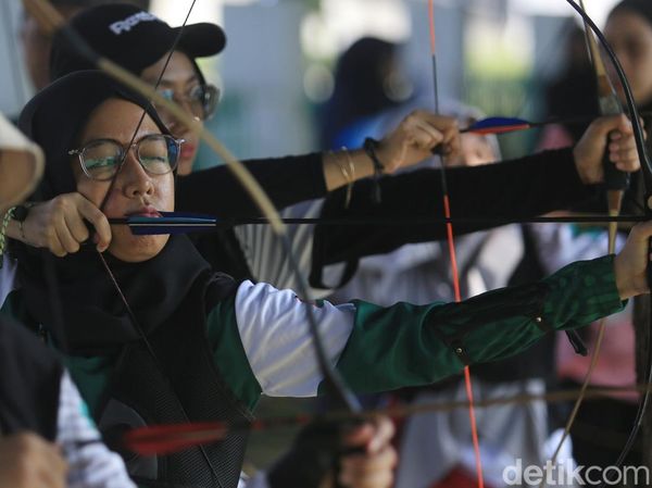 Melihat Keseruan Latihan Komunitas Panahan di Jakarta