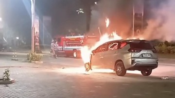 Mobil Xpander Terbakar di Bojongsari Depok