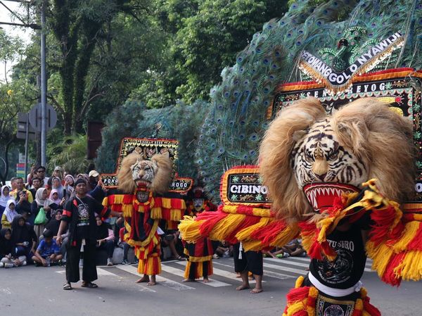 Pertunjukan Reog Ponorogo Ramaikan Akhir Pekan di Bogor