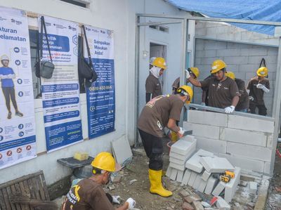 Potret Ratusan Tukang Adu Skill Bangun Dapur Warga