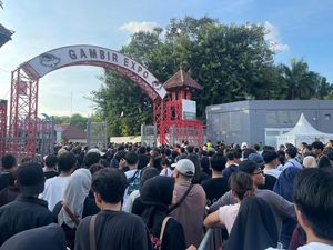 Antrean Remember Me Hari Ke-2 Mengular, Penuh Diisi Fans Hindia dan Perunggu