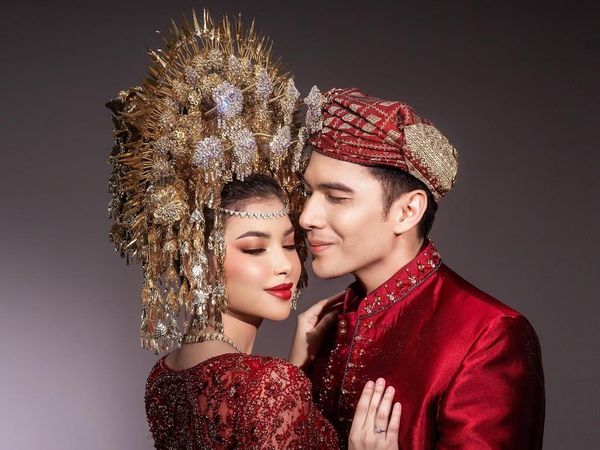 Ridho Illahi dan Anindya Caroline Foto Pegang Buku Nikah, Teman Ucapkan Selamat