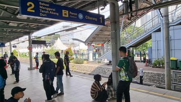 KRL Cikarang Berangsur Normal, Stasiun Bekasi Timur Kembali Pulih