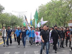 Turunkan Bendera Merah Putih saat Aksi, 6 Pendemo di Aceh Ditangkap Polisi