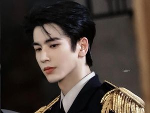 Popularitas Zhang Linghe Bikin Kaca Mall Pecah, Fans Terluka Diberi Kompensasi