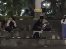 Heboh Video Sejoli Bercumbu di Taman Bundaran Gresik Kota Baru