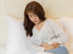 Jangan Salah Makan! 10 Asupan Ini Bisa Bikin Perut Rewel di Pesawat