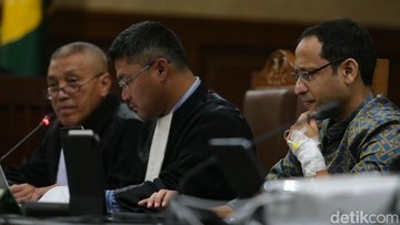 Nadiem Hadiri Sidang Usai Dirawat, Minta Penangguhan Penahanan Dikabulkan