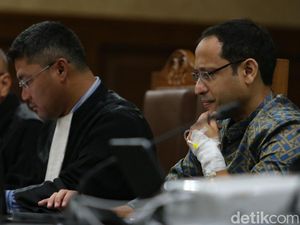 Video: Nadiem Makarim Tetap Jalani Sidang Kasus Chromebook Meski Lusa Dioperasi