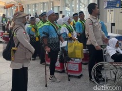 Pelatih SSB Satu Kaki Asal Kuansing Berangkat Haji Gantikan Ayah
