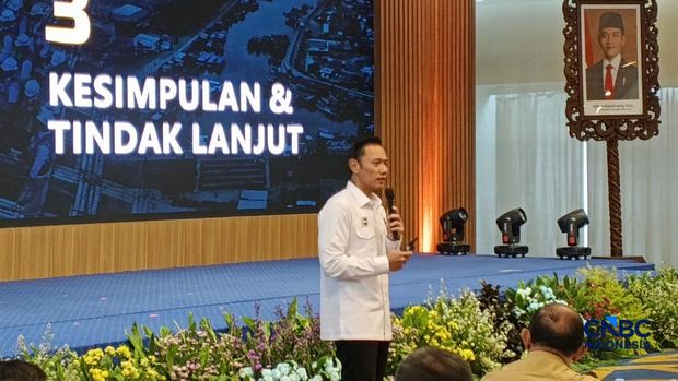 Kementerian Koordinator (Kemenko) Bidang Infrastruktur dan Pembangunan Kewilayahan menggelar rapat koordinasi (rakor) berbareng jejeran kementerian dan lembaga serta kepala wilayah untuk membahas perlindungan pesisir pantai utara (Pantura Jawa, Senin (4/5/2026). (CNBC Indonesia/Chandra Dwi Pranata)