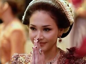 Pesona Maia Estianty Pakai Perhiasan Blue Sapphire-Red Ruby yang Bikin Salfok