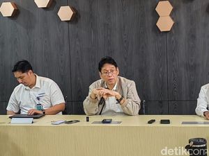 Purbaya Bantah Kabar Ambruk hingga Masuk Rumah Sakit