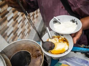 Mulai Langka! Ini 8 Potret Penjual Makanan Jadul yang Dulu Populer