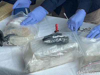 Puluhan Kg Kokain yang Ditemukan di Pantai Sumenep Dimusnahkan Polda Jatim