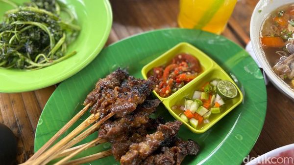 Sate Maranggi Mbah Goen Sajikan Menu Sunda Rumahan di Saung Asri