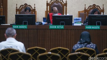 Hakim Potong Omongan Terdakwa Korupsi LNG: Tak Usah Komentari Putusan