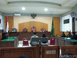 Hakim Perintahkan Usut Eks Bupati Lotim dan Sekda di Kasus Chromebook