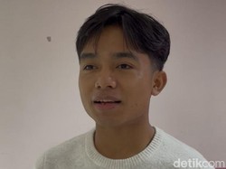 Betrand Peto Gak Masalah Outfit Ratusan Ribu Rupiah, Asal Nyaman