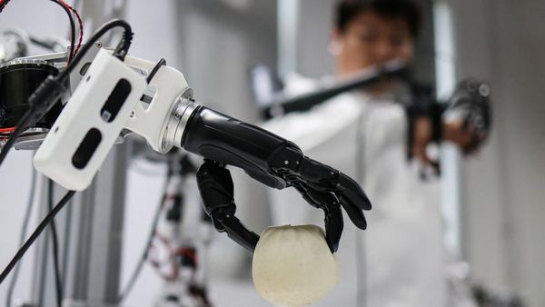 China Makin Maju Kembangkan Robot Musik hingga Tangan AI