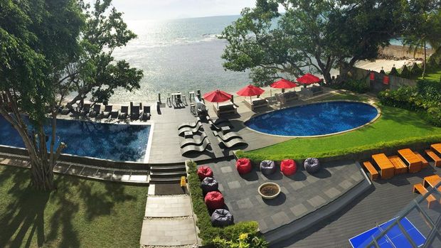 Kolam Renang Aston Anyer Beach Hotel Foto Dok: Archipelago Hotels