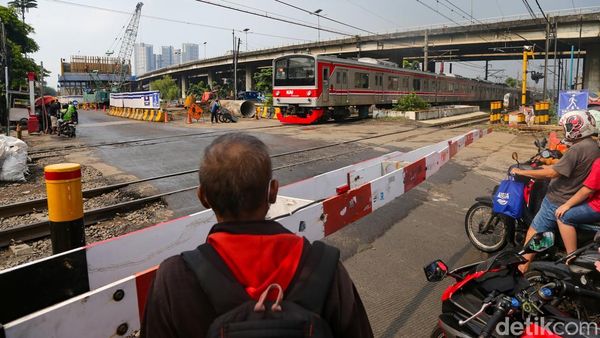 Flyover Latumenten Segera Tuntas, Solusi Atasi Macet dan Perlintasan KA