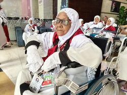 74 Jemaah Lansia Siap Melaksanakan Umrah Wajib dengan Didampingi Petugas PPIH