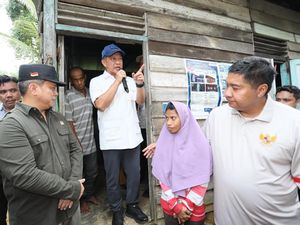 Pastikan Bantuan Tepat Sasaran, Tito-Ara Tinjau Program BSPS di Balikpapan