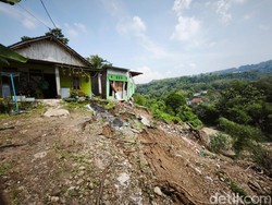 Lokasi Longsor di Sukorejo Semarang Bakal Disuntik Cairan Semen