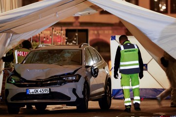 Mobil Seruduk Kerumunan di Jerman, Dua Orang Tewas
