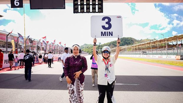 Para 'Kartini' Indonesia membuktikan kesetaraan kelamin di arena 'Queens of the Circuit-Mandalika Kartini Race 2026', nan digelar di Sirkuit Pertamina Mandalika, Lombok, NTB, pada tanggal 1-3 Mei 2026.