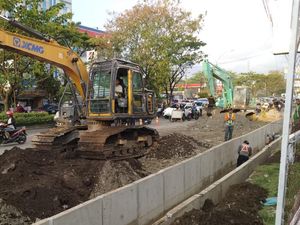 Drainase Jalan Aroepala Makassar Dibenahi demi Atasi Genangan-Kerusakan Aspal