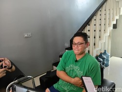 Wamenpora Taufik Hidayat Batal Jenguk Legenda Tinju Pino Bahari