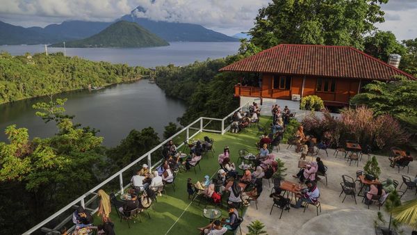 Spot Ngopi Viral Sajikan Pemandangan Eksotis