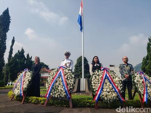 Pesan Damai dari Nisan Putih Ereveld Leuwigajah Cimahi