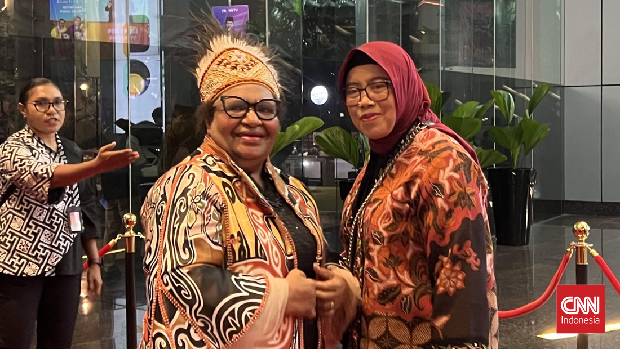 Wakil Menteri Dalam Negeri (Wamendagri) Ribka Haluk turut hadir dalam ajang Indonesia Leading Women Awards 2026 yang digelar di Auditorium Menara Bank Mega, Jakarta, Selasa (5/5) malam.