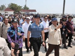 AHY Tinjau Kampung Nelayan Tanjung Kait, Tekankan Infrastruktur Pesisir