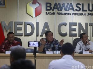 Bawaslu Kaji Sistem Transaksi Nontunai Pemilu