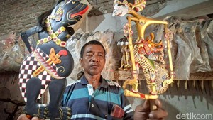 Potret Sulianto Empat Dekade Jaga Napas Wayang Timplong Nganjuk