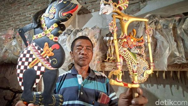 Potret Sulianto Empat Dekade Jaga Napas Wayang Timplong Nganjuk