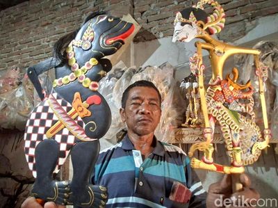 Potret Sulianto Empat Dekade Jaga Napas Wayang Timplong Nganjuk