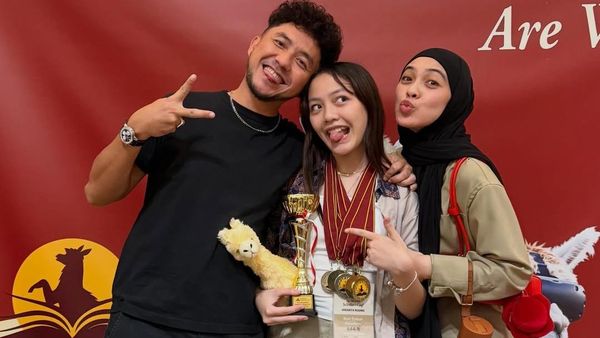 Embun Bikin Dian Ayu-Omesh Bangga Banget