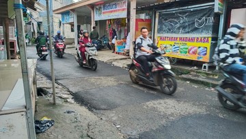 Jalan Rusak ke Stasiun Citayam Depok Mulai Diperbaiki