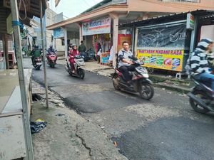 Jalan Rusak ke Stasiun Citayam Depok Mulai Diperbaiki