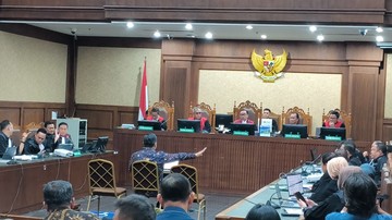 Jaksa dan Pengacara Nadiem Ribut di Ruang Sidang!