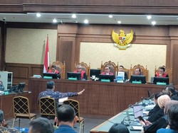 Jaksa dan Pengacara Nadiem Ribut di Ruang Sidang!